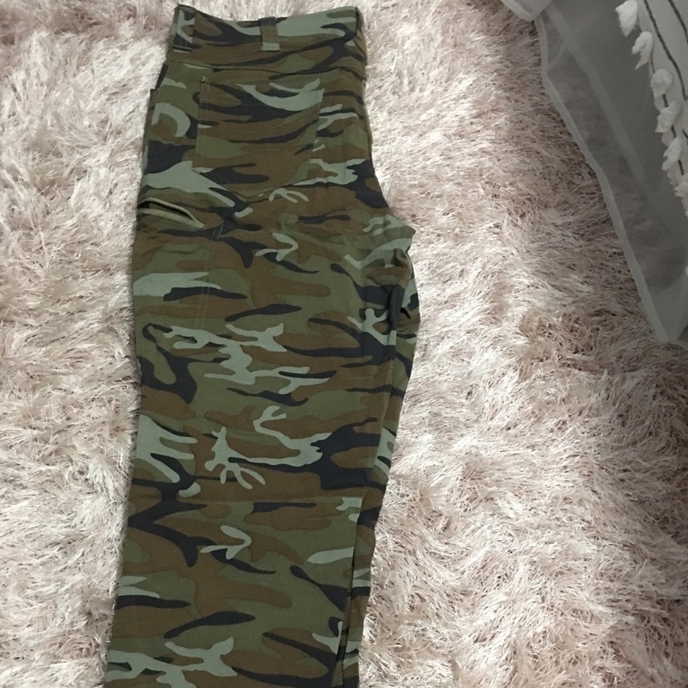 camo pants